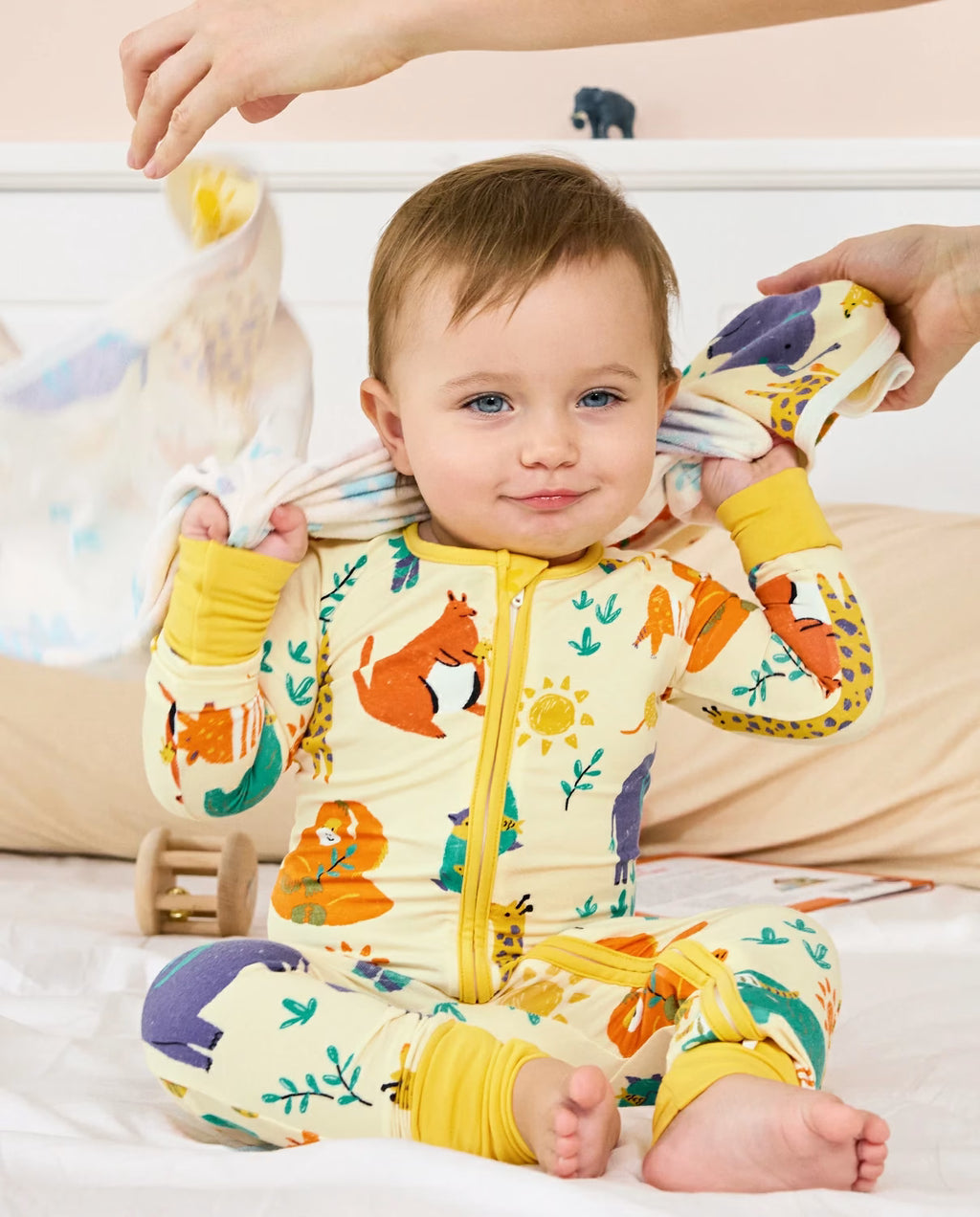 Animal Dreamland Bamboo Zippy, animal dreamland bamboo zippy baby sitting lifestyle 01 1