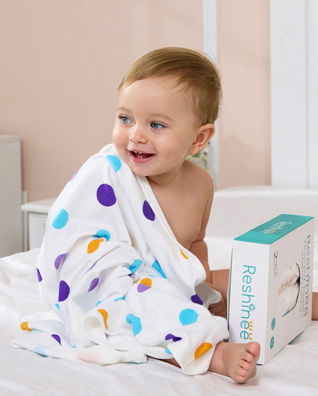 Animal Dreamland Hooded Baby Bath Towels (2-Pack), lifestyle view 7