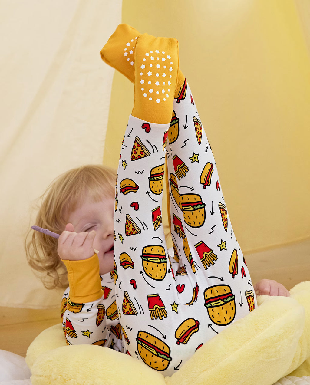 Burger &amp; Buddies Bamboo Zippy, burger and buddies bamboo zippy lifestyle foot grips legs up 06