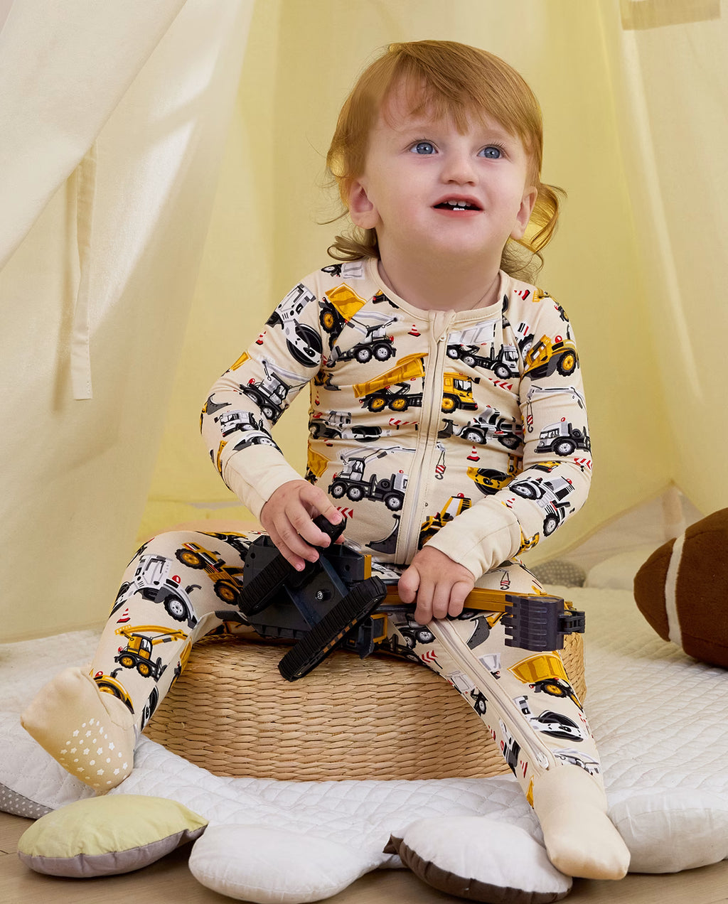 Digger Delights Bamboo Zippy, digger delights bamboo zippy lifestyle toddler sitting play tent 01