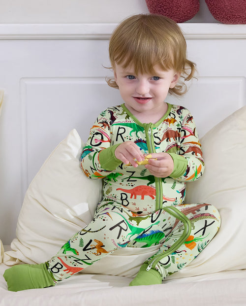 Dino Handbook Bamboo Zippy, dino handbook bamboo zippy lifestyle sitting front 01