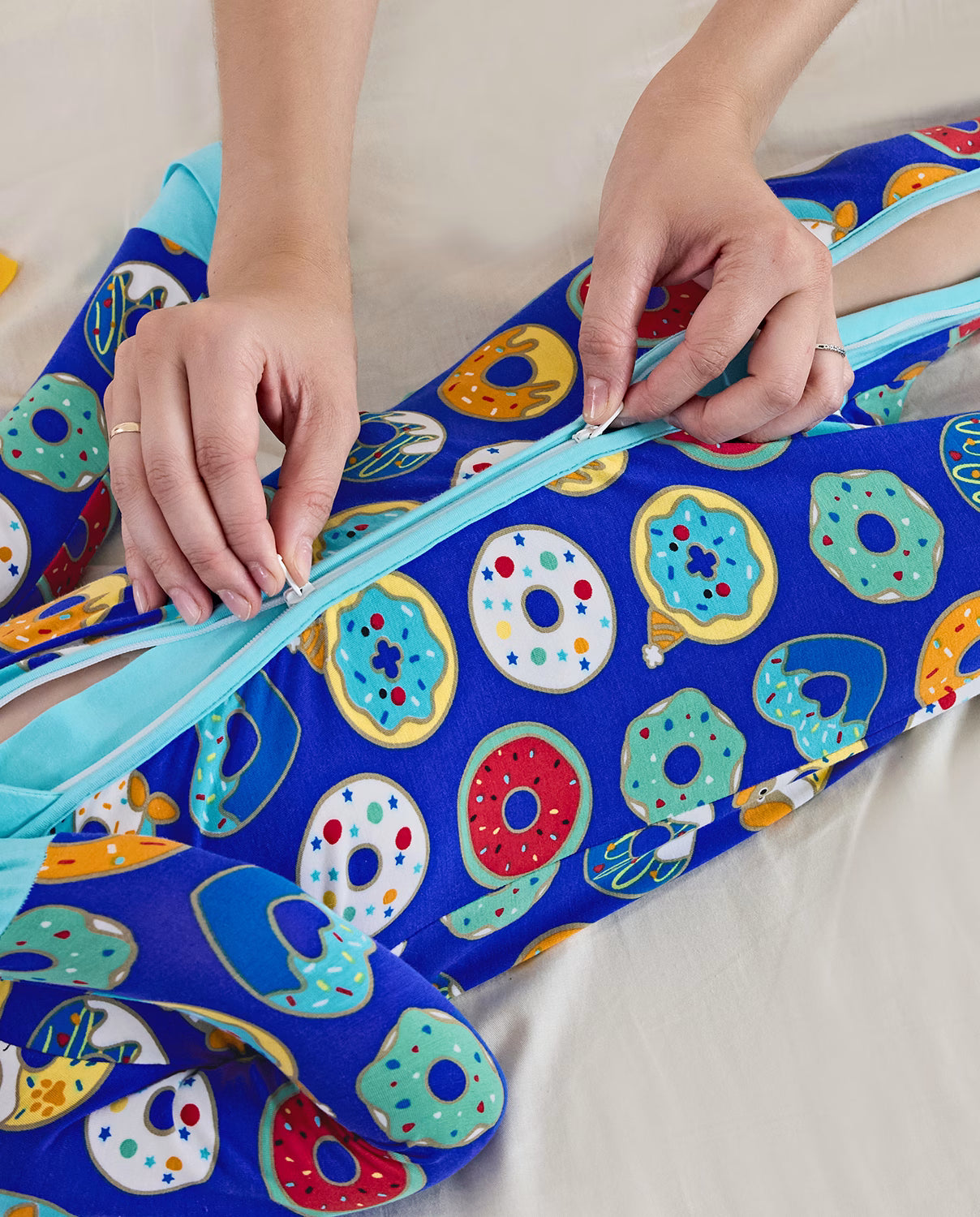 Donut Party Bamboo Zippy, donut party bamboo zippy detail two way zipper 05