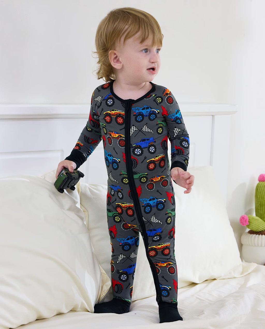 Monster Truck Bamboo Zippy, monster truck bamboo zippy lifestyle full body standing 08