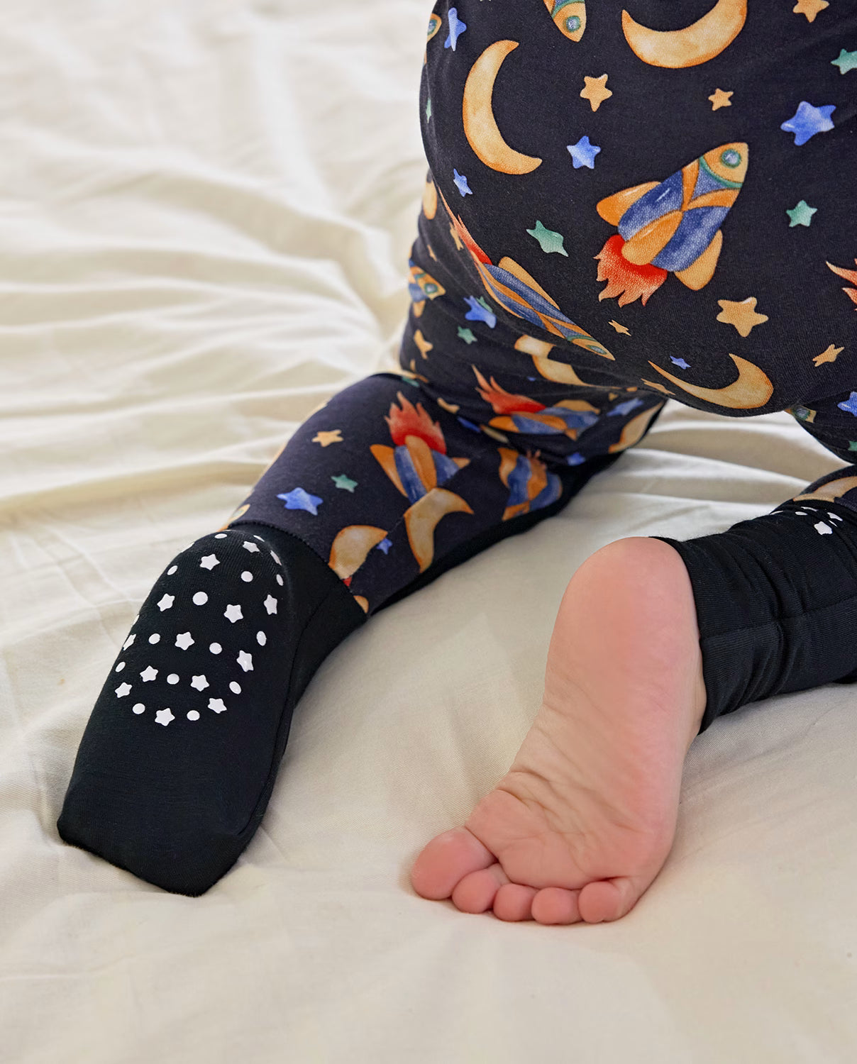 Moonlit Voyage Bamboo Zippy, moonlit voyage bamboo zippy detail convertible foot cuffs grips 03
