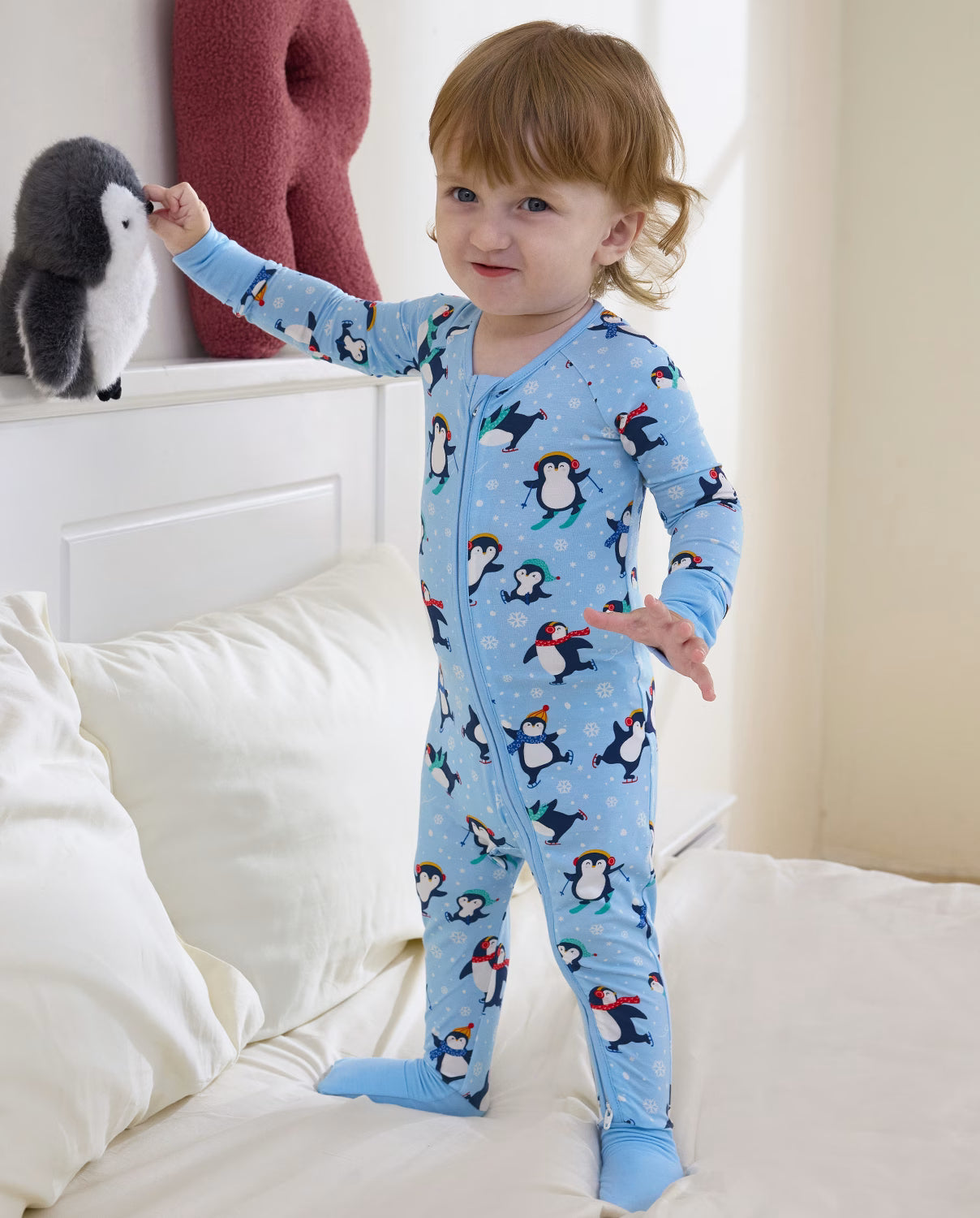Penguin Snows Bamboo Zippy, penguin snows bamboo zippy lifestyle standing bed plush 03