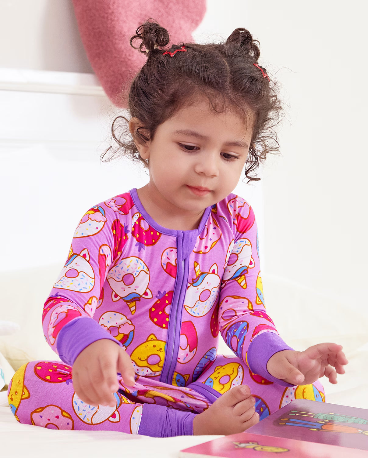 Unicorn Donuts Bamboo Zippy, unicorn donuts bamboo zippy 06 lifestyle sitting play
